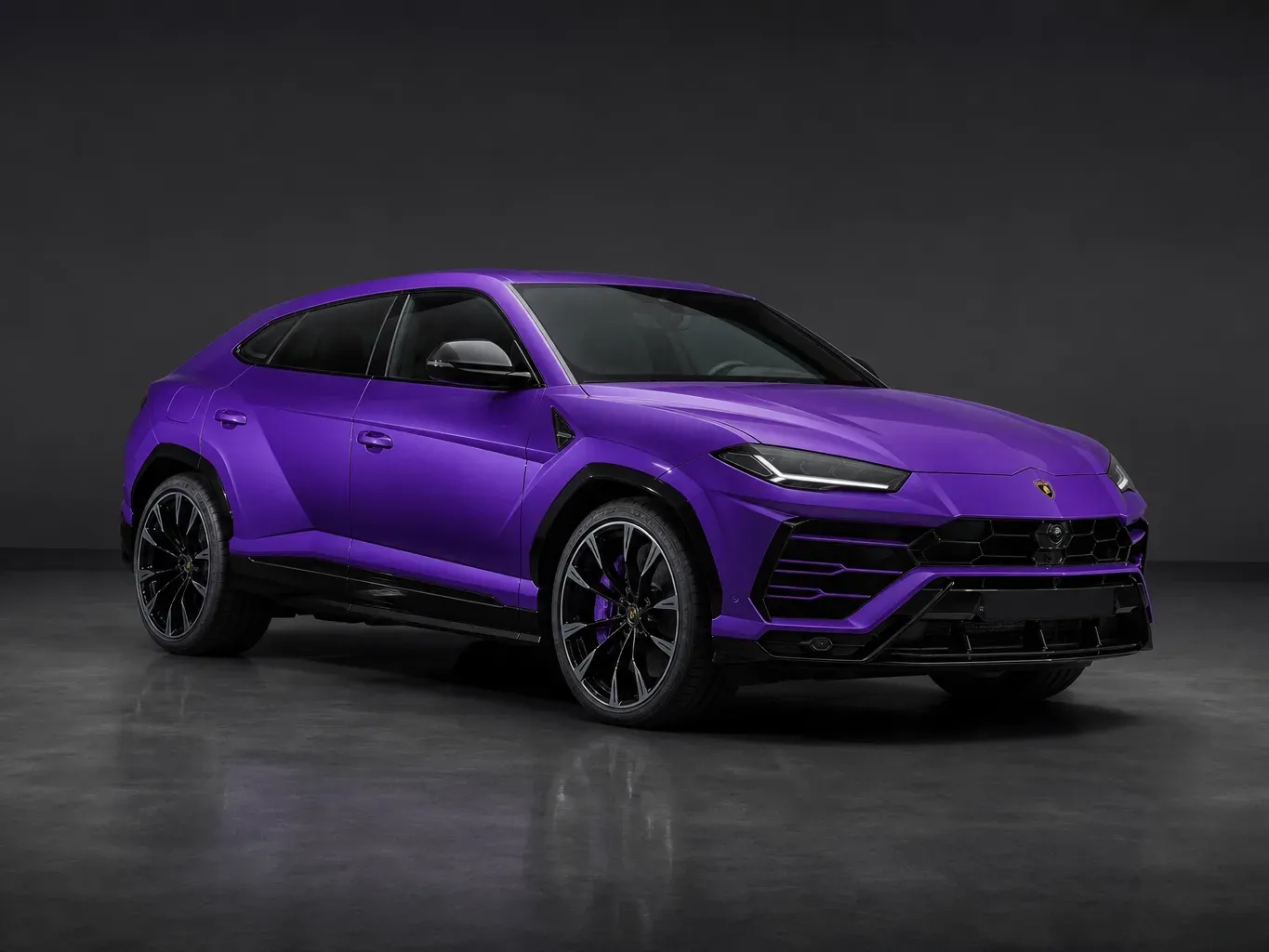 Lamborghini Urus Purple in Purple