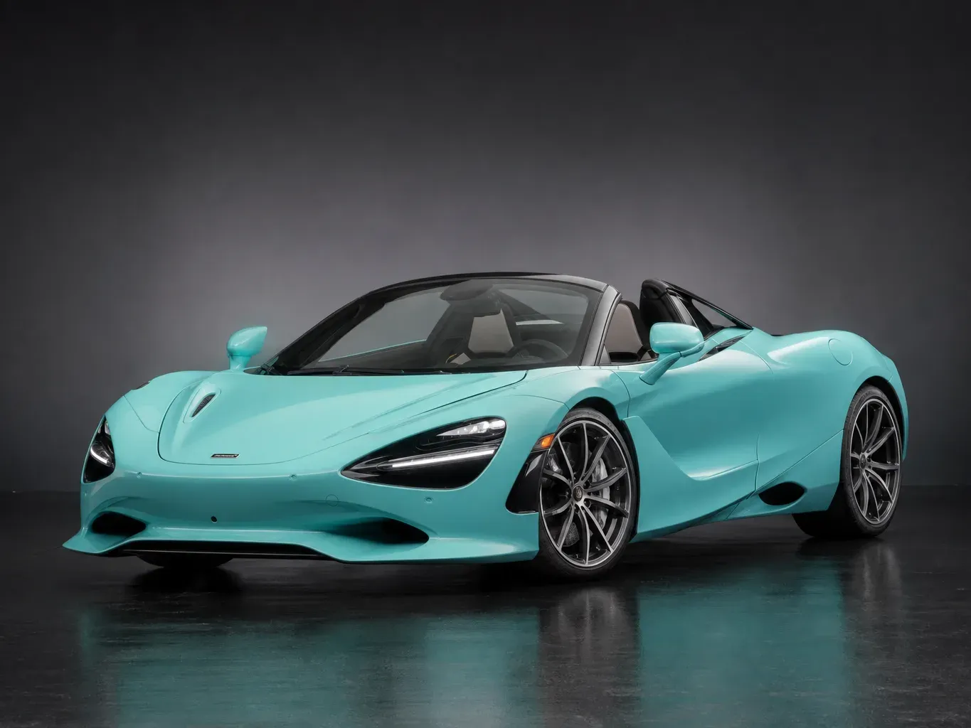 McLaren 750S Spyder Tiffany Blue in Tiffany Blue
