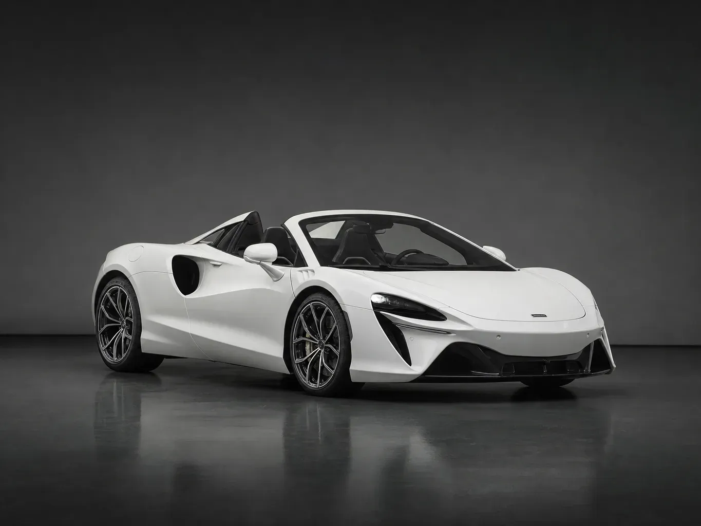 McLaren Artura Spyder White in White