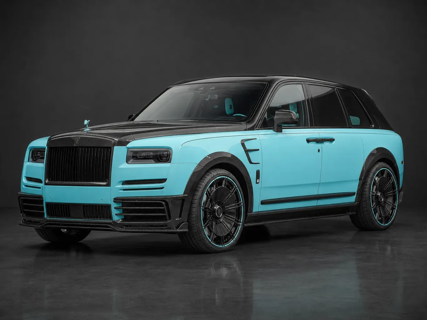 Rolls-Royce Cullinan Mansory in Tiffany Blue/Black