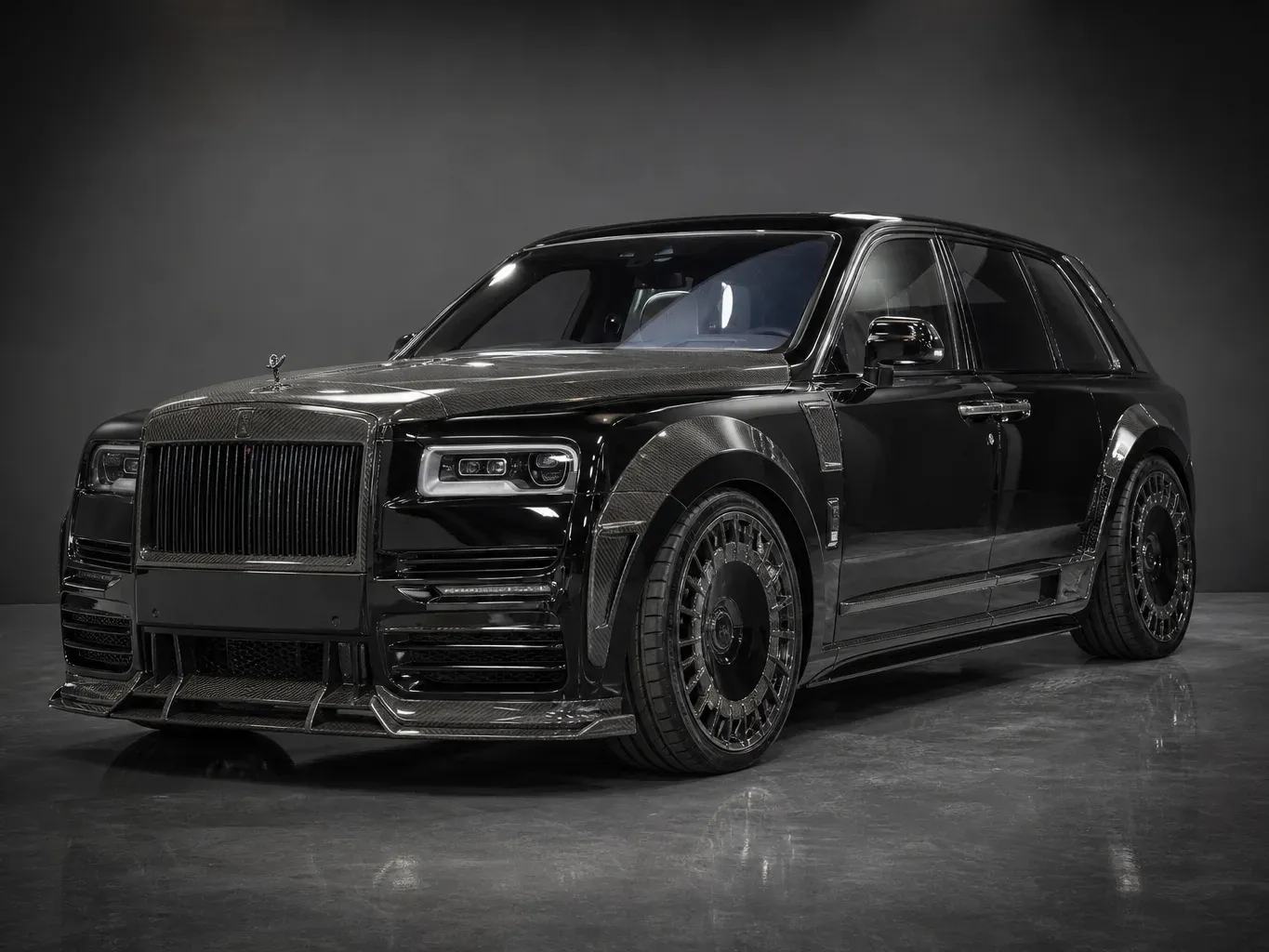 Rolls-Royce Cullinan Mansory Black in Black